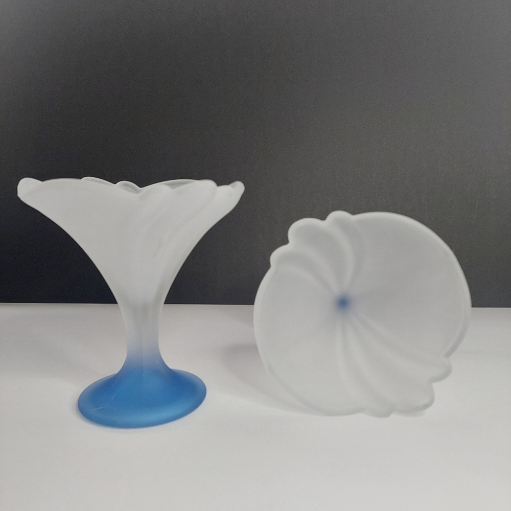 Italian Borgonovo Blue Tulip Frosted Glass Sundae Glasses - Dessert Bowls